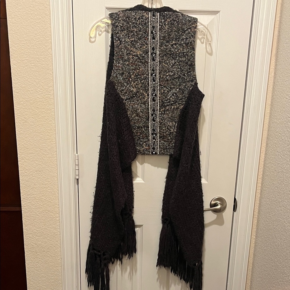 Miss Me Multicolor/Black Sleeveless Wool Blend Beaded Sweater Vest - Size Small